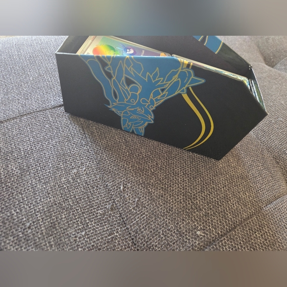 Pokemon Bundle - Picture 2 of 3